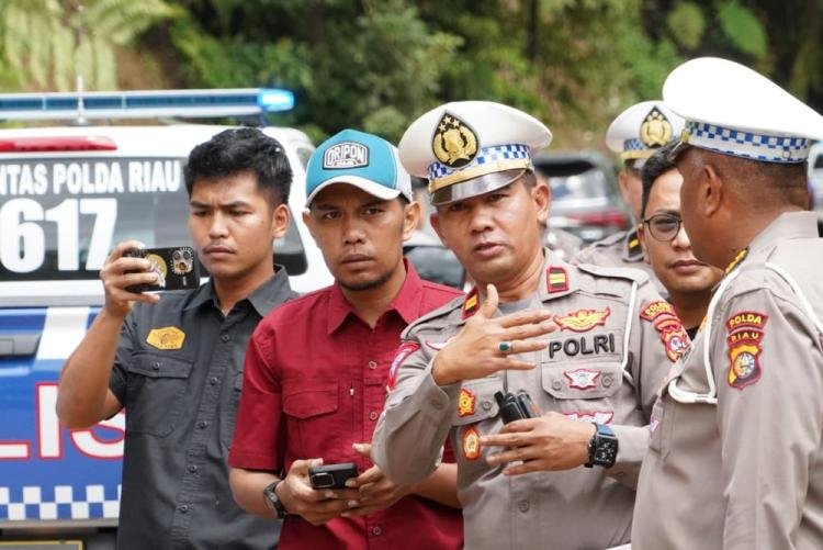 Cek Langsung Rute Riau-Sumbar Pasca Longsor, Ini Pesan Polda Riau