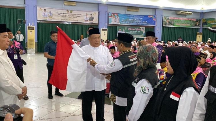 Jemaah Haji Riau Berangkat ke Arab Saudi, Ini Pesan Pj Gubri