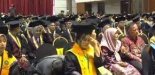 Universitas Lancang Kuning Wisudakan 769 Mahasiswa