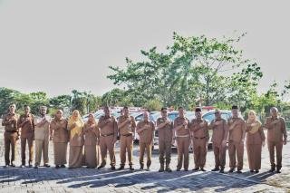 Plt Bupati Serahkan Delapan Ambulance dan Pusling Bagi Puskesmas Se-Kabupaten Kepulauan Meranti