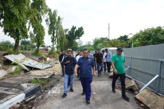 Pj Gubri Cek Langsung Pekerjaan Pelebaran Jalan Sultan Syarif Kasim Pekanbaru