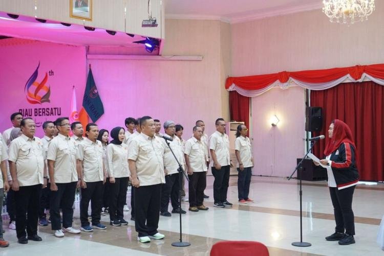 Sah, Pj Gubri SF Hariyanto Dilantik Sebagai Ketua FPTI Riau