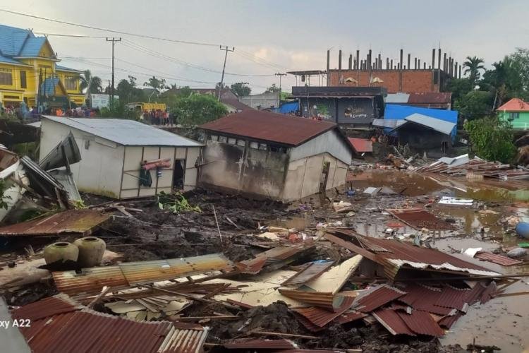 Longsor, Pemkab Inhil Tetapkan Status Tanggap Darurat Bencana Alam Abrasi