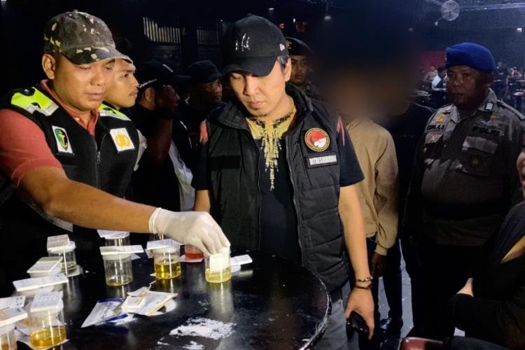 Polda Riau Geledah Room Karaoke, Total Ada 16 Orang Positif Narkoba