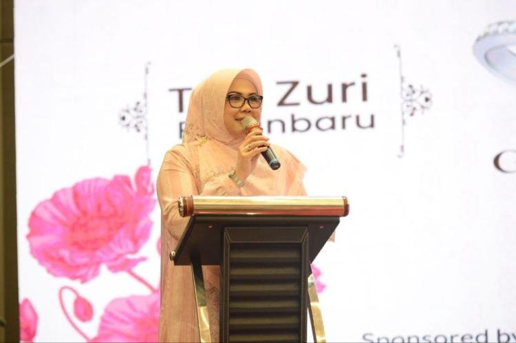 Fera Lustiana Ingin Busana Muslim Buatan Indonesia Jadi Tren Fesyen