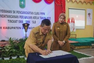 Pemprov Riau bersama Pemkab Inhu Teken Nota Kesepakatan Hibah Aset Daerah