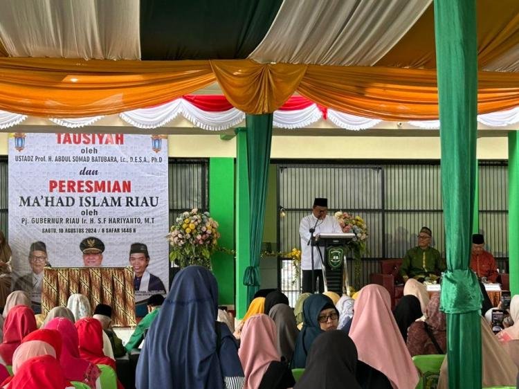 Pj Gubri Resmikan Pesantren Ma