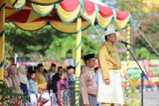 Alfedri Pimpin Upacara HUT Riau ke-67 Tahun 2024 Penuh Khidmat