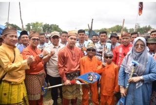 Pj Bupati Beri Semangat dan Dukungan Kepada Tim Jalur Pemkab Inhil Olang Berantai