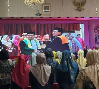 Ketua MA Pimpin Wisuda Purnabakti Ketua PTA Pekanbaru