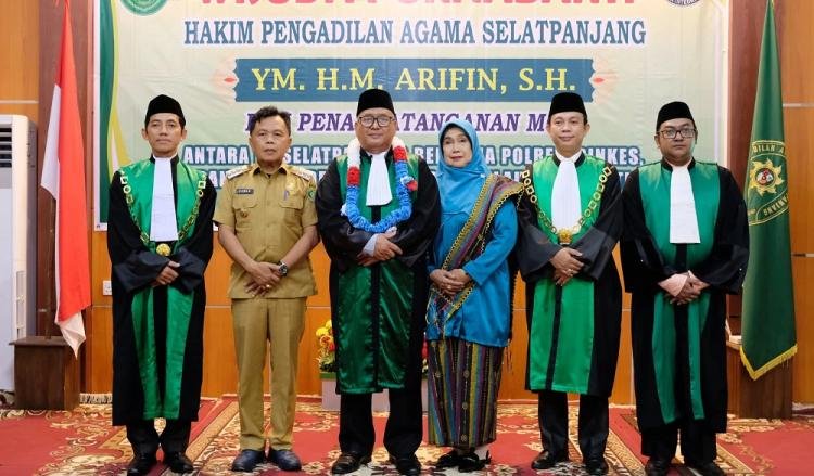 Asmar Hadiri Upacara Purnabakti Hakim PA Selatpanjang