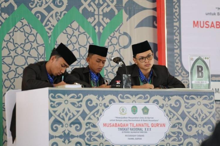 Kafilah Riau Cabang Fahmil Putra Raih Juara 3 di MTQ Nasional XXX