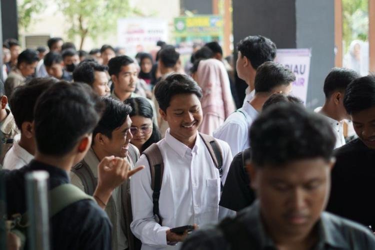 Ribuan Pencari Kerja Coba Keberuntungan di Riau Job Fair 2024