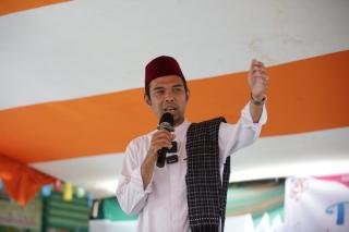 Peringati Maulid Nabi, PW Muslimat Al Wasliyah Tabligh Akbar Bersama UAS