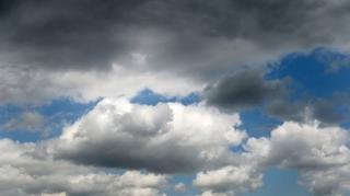 Waspadai Hujan Disertai Petir di Beberapa Wilayah Riau pada 27 September 2024