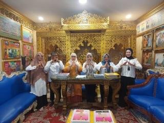 LKD Pekanbaru Daftarkan Arsip Anjungan Puan Sri Julang Songket Sebagai MKB