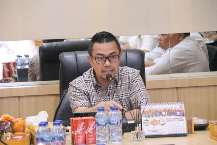 Pj Wako Pekanbaru Imbau Warga Bayar Retribusi Kebersihan Secara Non Tunai