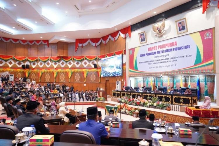 Pemprov Riau Selesaikan SK Pimpinan DPRD Dari 5 Daerah di Riau