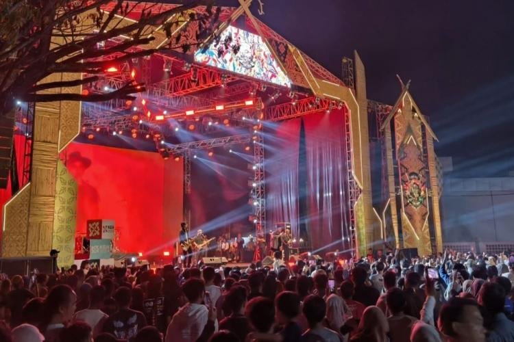 Kenduri Riau 2024: Malam Nostalgia Bersama Padi Reborn yang Tak Terlupakan