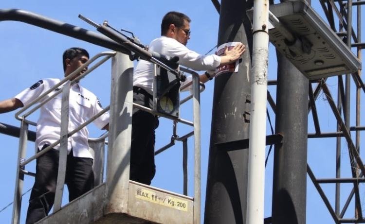 Bersama Bapenda, Satpol PP Kota Pekanbaru Gelar Penertiban Reklame