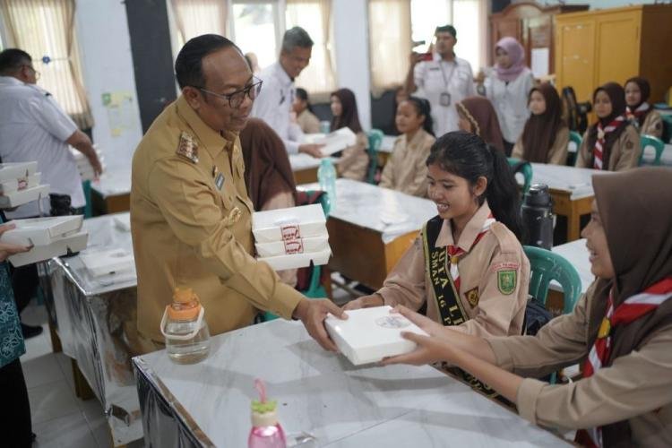 Simulasi Perdana Program Makan Siang Bergizi dan Gratis di Provinsi Riau Berjalan Sukses