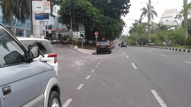 Dukung Layanan RSUD Arifin Ahmad, Kendaraan Parkir di Jalan Diponegoro Kini Diizinkan