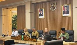 Pemprov Riau Dukung Ekonomi Syariah Lewat Wakaf dan Zakat