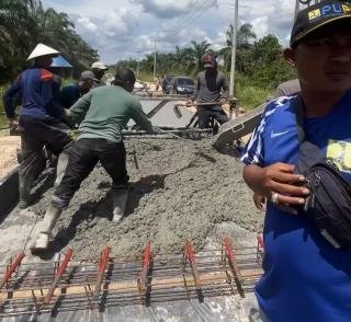 Pembangunan Jalan Gajamada Okura Pekanbaru Masuki Tahap Pemasangan Beton