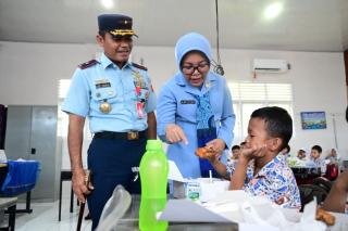 Lanud Rsn Uji Coba Makan Bergizi Gratis Dua Sekolah dan Posyandu