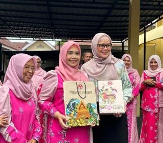 Terima Kunjungan PWP Pusat PT PHR, Dekranasda Kenalkan Kerajinan Riau