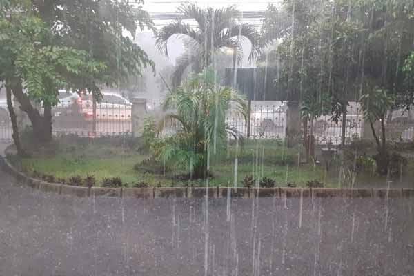 Waspada! Hujan Lebat Berpotensi Guyur Riau