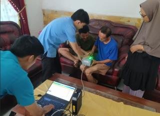 Lakukan Perekaman KTP Elektronik, Disdukcapil Pekanbaru Sambangi Warga ODGJ