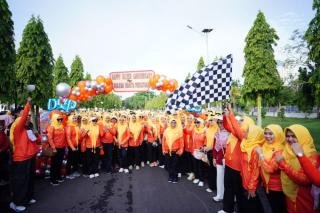 DWP Riau Semarakkan CFD Pekanbaru dengan Jalan Santai Bersama