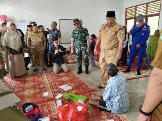 Pemprov Riau dan TNI Solid Bantu Korban Banjir di Kampung Benteng Hilir Siak