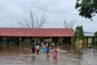 Banjir Lumpuhkan 24 Sekolah di Pelalawan, Murid Terpaksa Libur