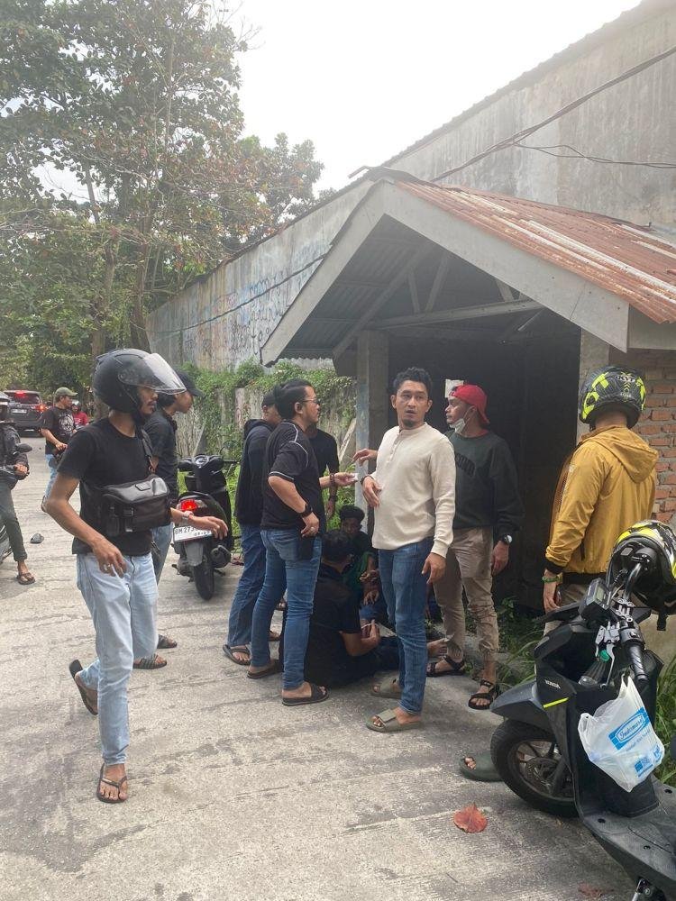 Bak Film Action, Aksi Polisi Kejar Pengedar Narkoba, Sama-sama Lompat dari Lantai 2