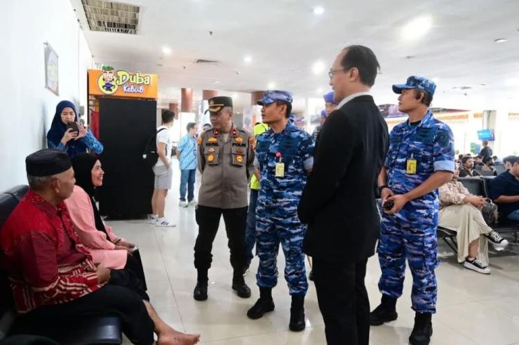 Danlanud Roesmin Nurjadin Pastikan Kesiapan Bandara SSK II Jelang Arus Mudik Lebaran