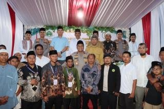 Wakapolda Riau dan Kapolres Kampar Buka Puasa Bareng Santriwati di Ponpes Mamba