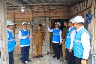 PLN Ajak Masyarakat Berbagi, Terangi Kehidupan 125 Keluarga Pra Sejahtera di Ramadan