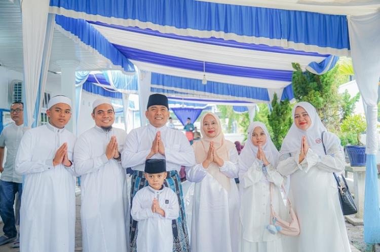 Ratusan Porsi Bakso Sambut Kedatangan Warga saat Open House di Kediaman Wawako Dumai