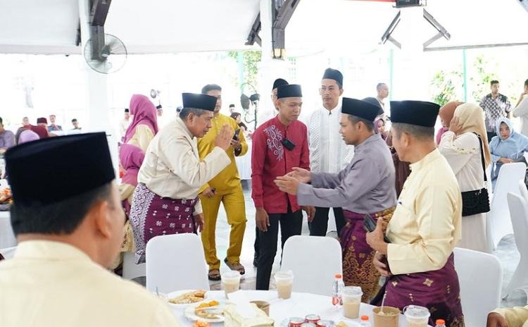 Bupati Siak Silturahmi Idul Fitri ke Kediaman Gubernur