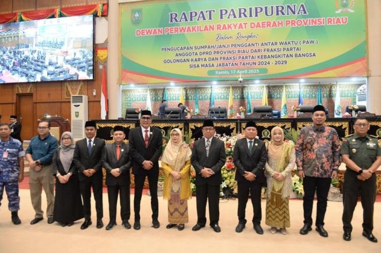 Ade Firmansyah Resmi Jabat Anggota DPRD Riau Gantikan Ade Agus Hartanto