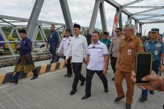 Gubri Resmikan Jembatan Duplikat Sungai Mesjid, Wali Kota Dumai Apresiasi Pemprov Riau