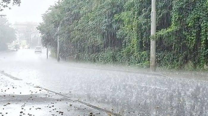 Hujan Lebat Disertai Petir dan Angin Kencang Berpotensi Terjadi di Riau Hari Ini