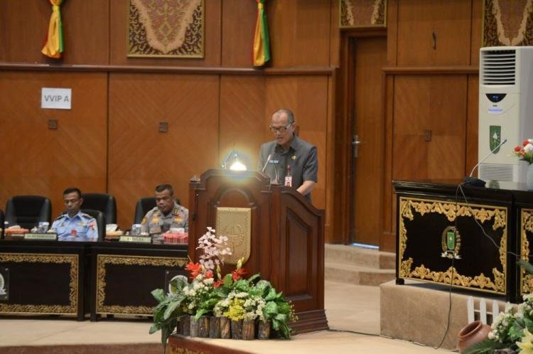 Taufiq OH Sampaikan Jawaban Gubernur Pada Ranperda Pemajuan Kebudayaan Melayu