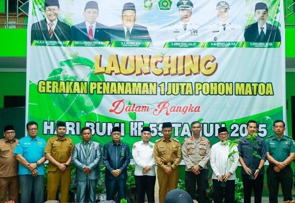 Bupati Kampar Resmikan Launching Gerakan Penanaman 1 Juta Pohon Matoa Dalam Rangka Hari Bumi ke-55 Tahun 2025