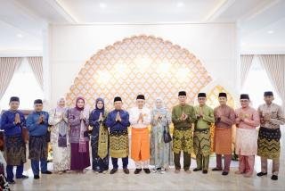 Momen Lebaran, Gubri Abdul Wahid Silaturahmi ke Kediaman Andi Rahman  