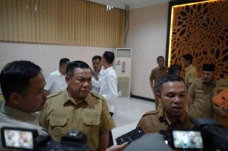 Produksi Kelapa Inhil Anjlok, Gubri Abdul Wahid Tegaskan Jangan Ada Lagi PHK di Perusahaan