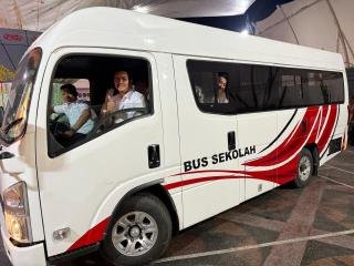 Pemko Pekanbaru Terima Bantuan 2 Unit Bus Sekolah dari Kemenhub RI