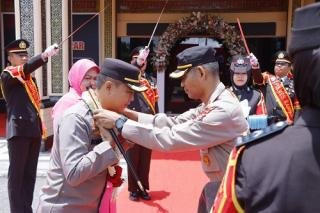 Sertijab Kapolres Kampar, AKBP Ronald Pamit Dan Serahkan Tongkat Estapet Kepemimpinan Kepada AKBP Mihardi